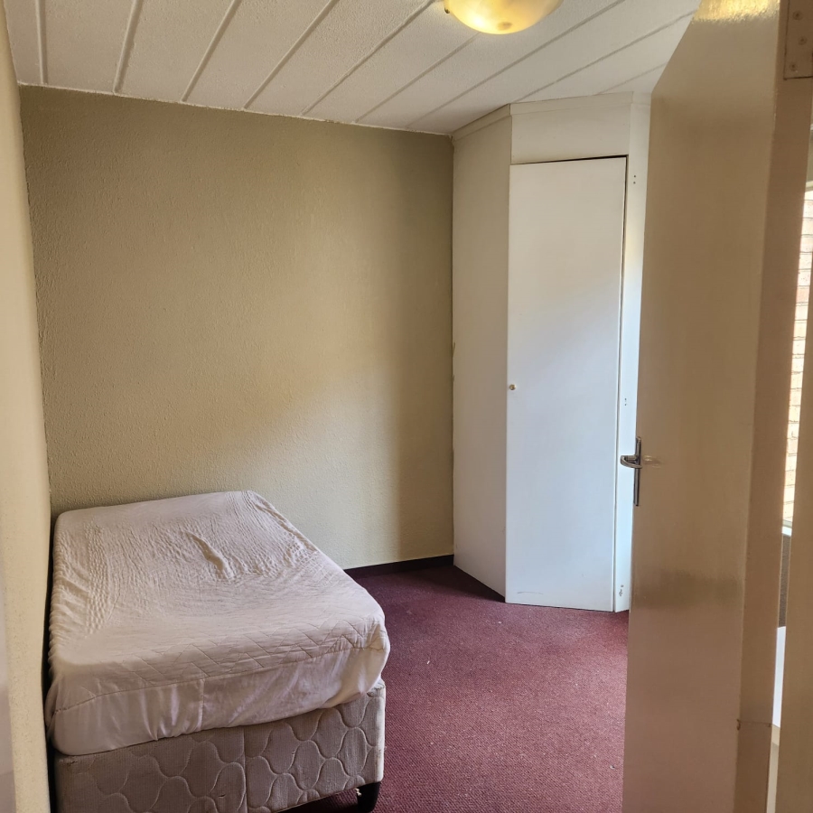 To Let 2 Bedroom Property for Rent in Kannoniers Park North West